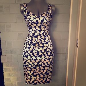 Gorgeous wiggle dress by London Times size 4